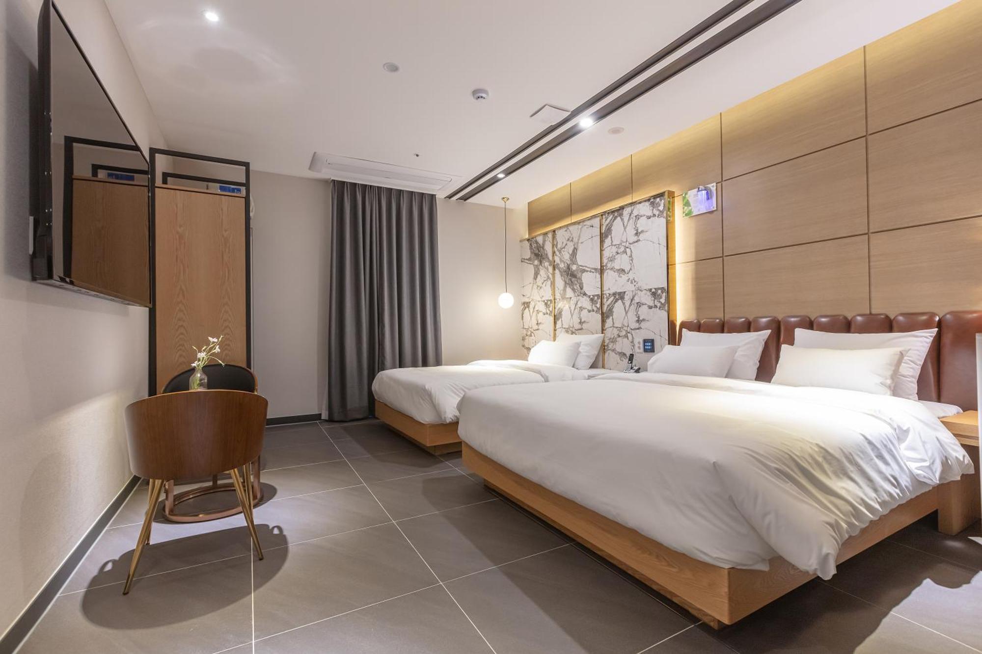 Nomad Hotel Gimhae Extérieur photo