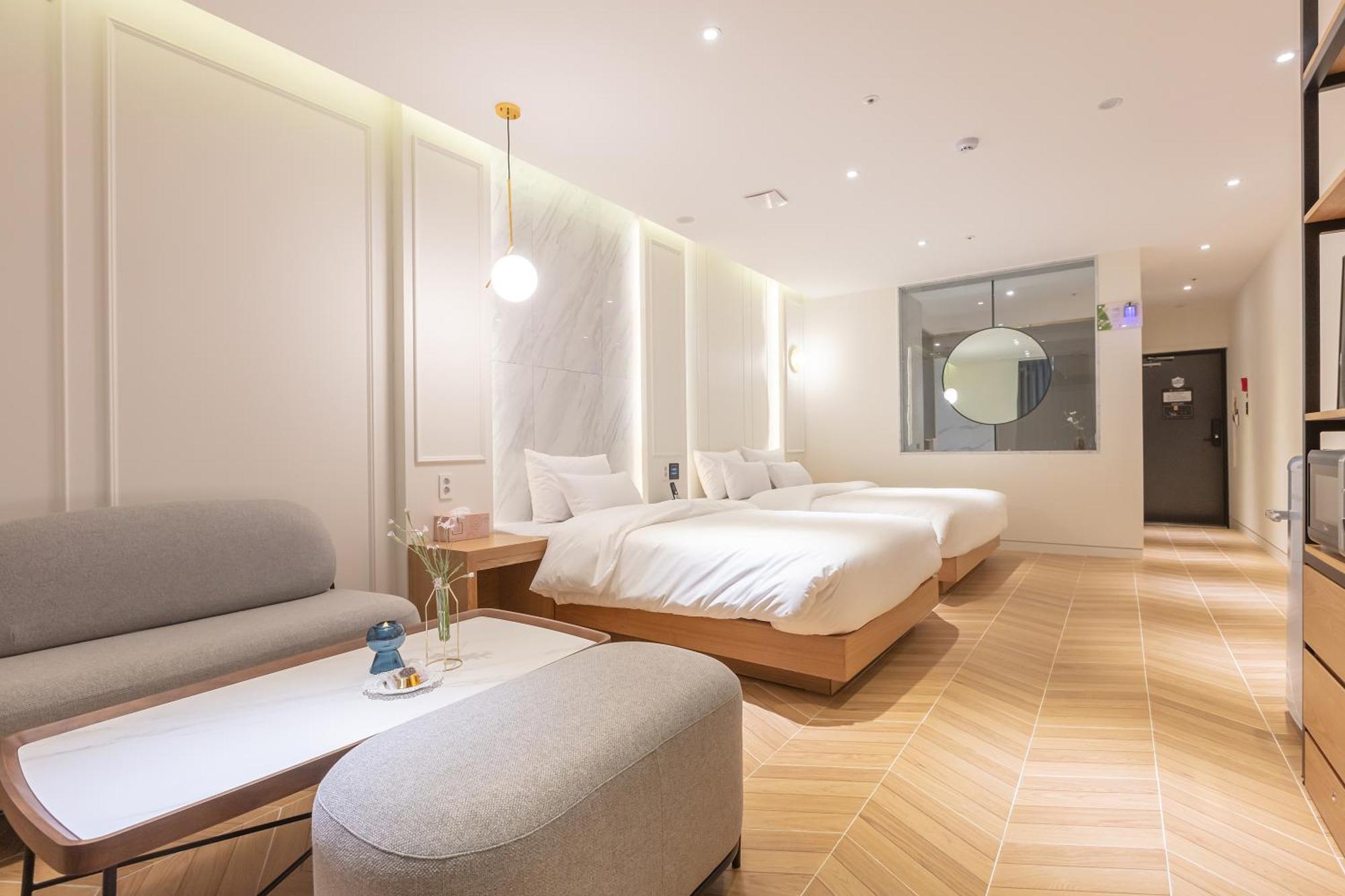 Nomad Hotel Gimhae Extérieur photo